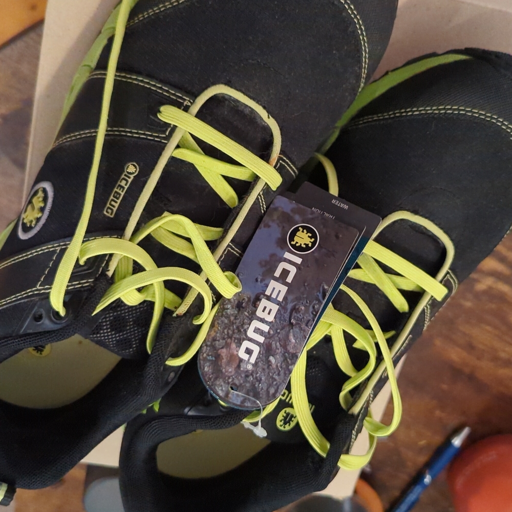 Icebug sneakers